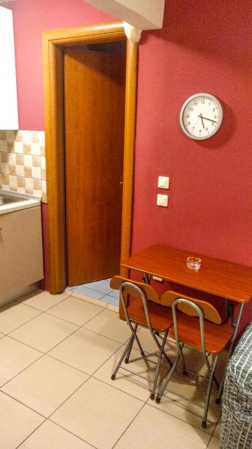 Alexandros Inn Thessaloniki Buitenkant foto
